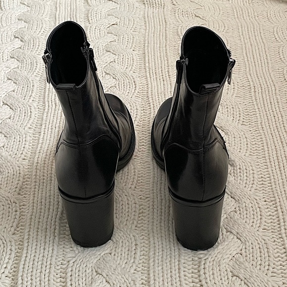 Le Château Block Heel Zip-Up Ankle Booties - Picture 7 of 12